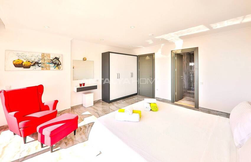 Kaş Kalkan'da Kesintisiz Deniz Manzaralı Havuzlu Villa 34