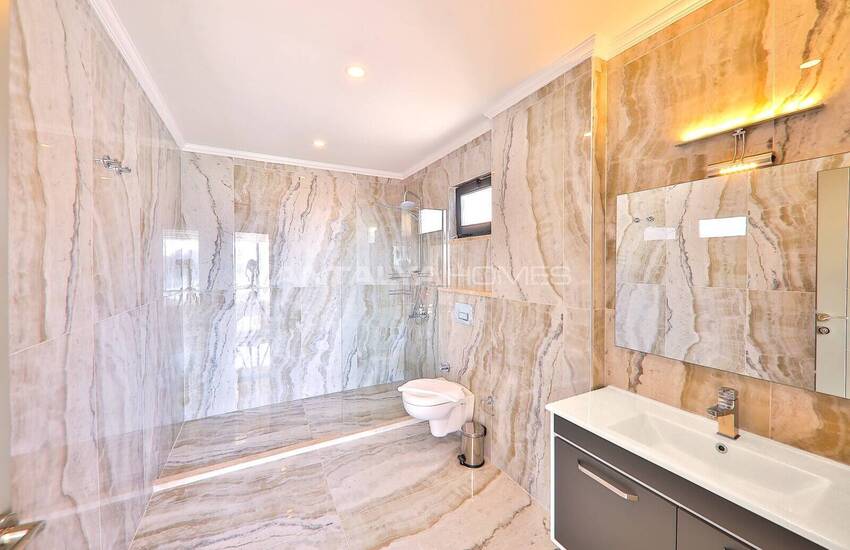 Kaş Kalkan'da Kesintisiz Deniz Manzaralı Havuzlu Villa 45