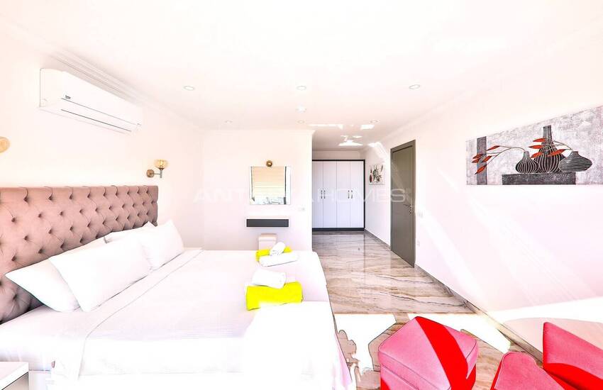 Kaş Kalkan'da Kesintisiz Deniz Manzaralı Havuzlu Villa 36