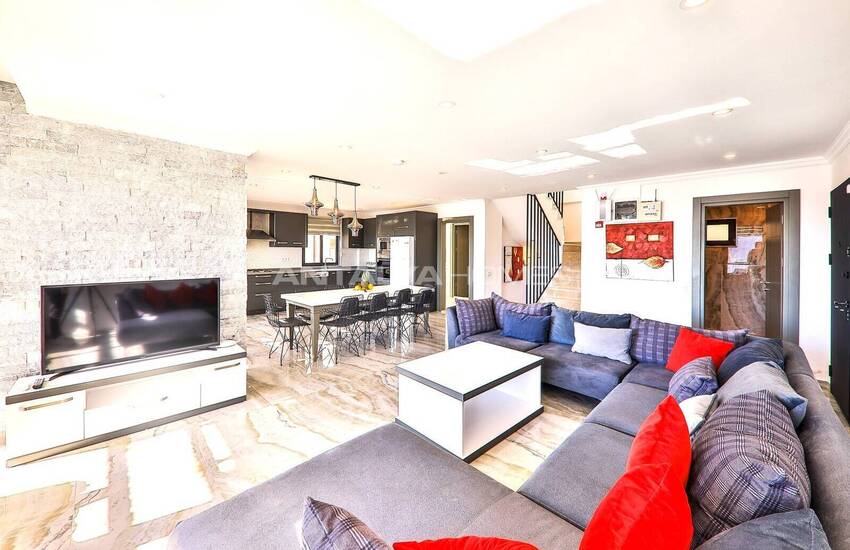 Kaş Kalkan'da Kesintisiz Deniz Manzaralı Havuzlu Villa 18