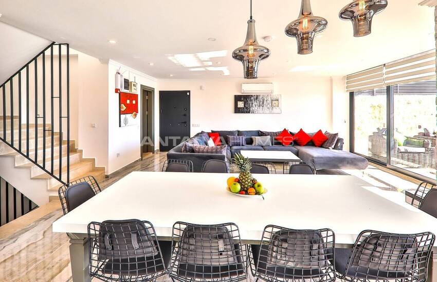 Kaş Kalkan'da Kesintisiz Deniz Manzaralı Havuzlu Villa 19