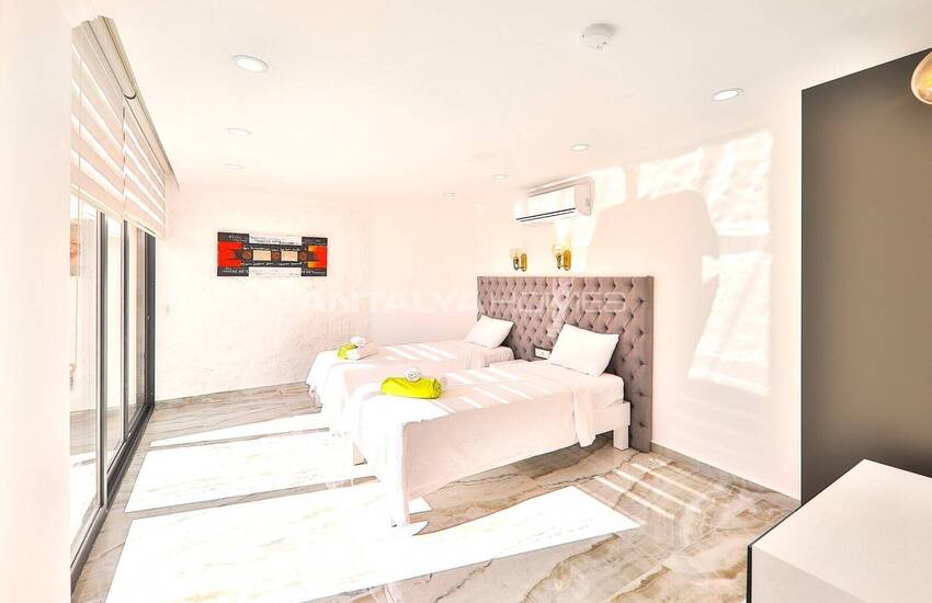 Kaş Kalkan'da Kesintisiz Deniz Manzaralı Havuzlu Villa 44