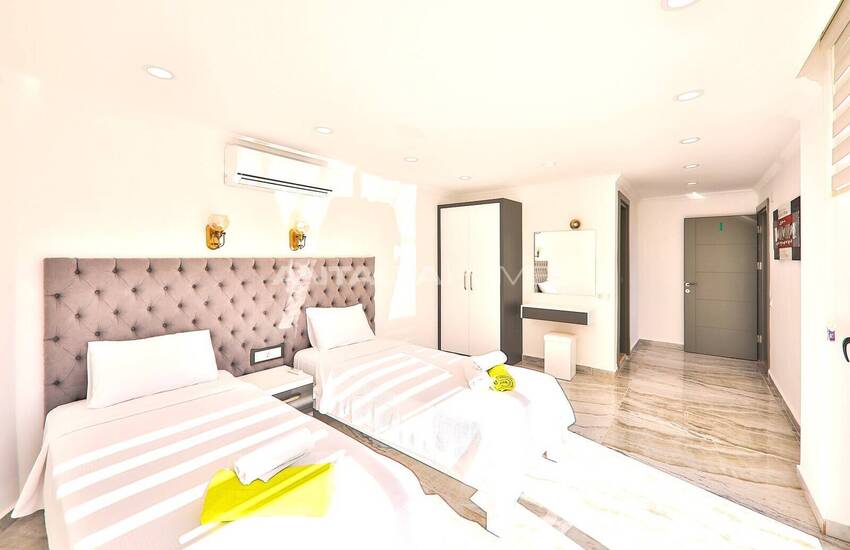 Kaş Kalkan'da Kesintisiz Deniz Manzaralı Havuzlu Villa 42