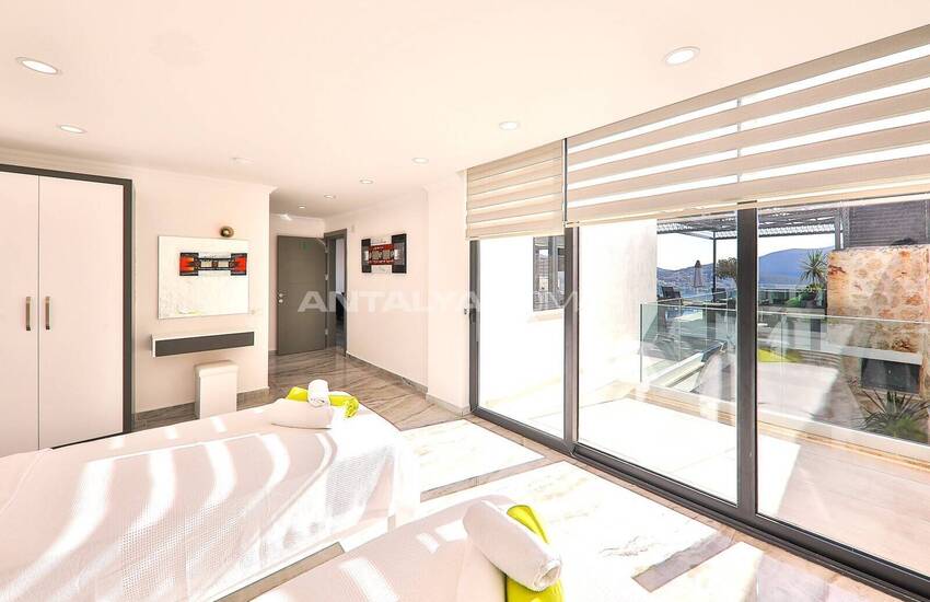 Kaş Kalkan'da Kesintisiz Deniz Manzaralı Havuzlu Villa 41