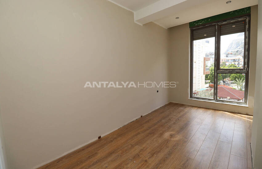 Apartments with Shared Pool Near the Beach in Konyaaltı Antalya 12