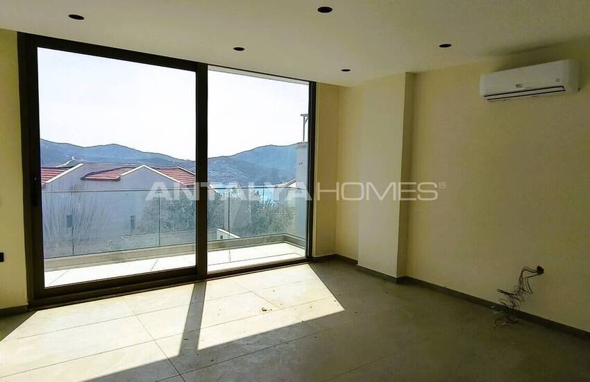 Sea View 5-bedroom Villa with Extensive Amenities in Kalkan 9