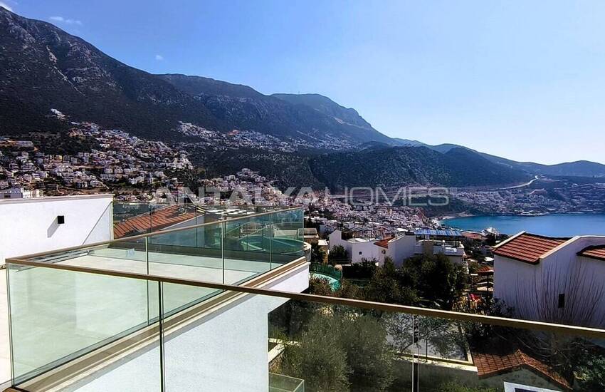 Sea View 5-bedroom Villa with Extensive Amenities in Kalkan 26