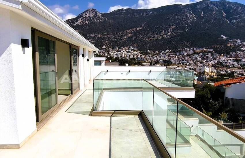 Sea View 5-bedroom Villa with Extensive Amenities in Kalkan 25
