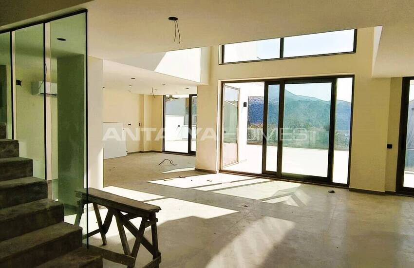 Sea View 5-bedroom Villa with Extensive Amenities in Kalkan 7