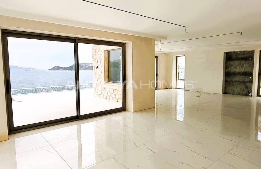Antalya Kaş'ta Satılık Denize Sıfır 4+1 Villa 14