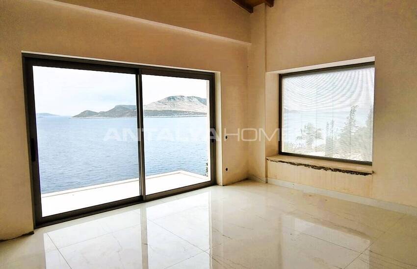 Antalya Kaş'ta Satılık Denize Sıfır 4+1 Villa 18