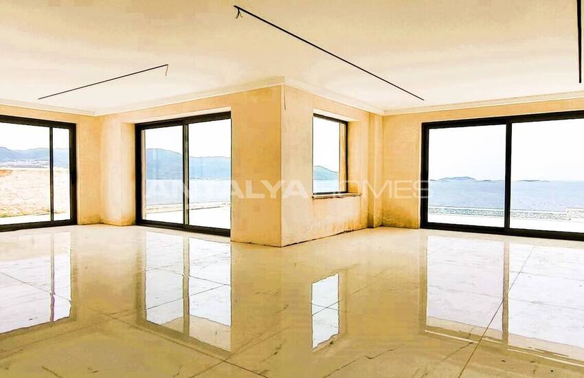 Antalya Kaş'ta Satılık Denize Sıfır 4+1 Villa 12