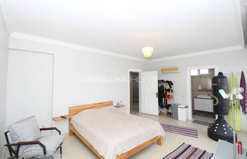 4-bedroom Duplex Flat in a Complex with Pool in Belek Antalya 18