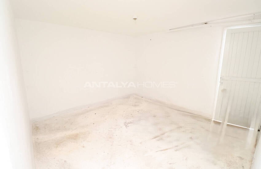 Villa with Garden and Shared Pool in Antalya Lara Örnekköy 22