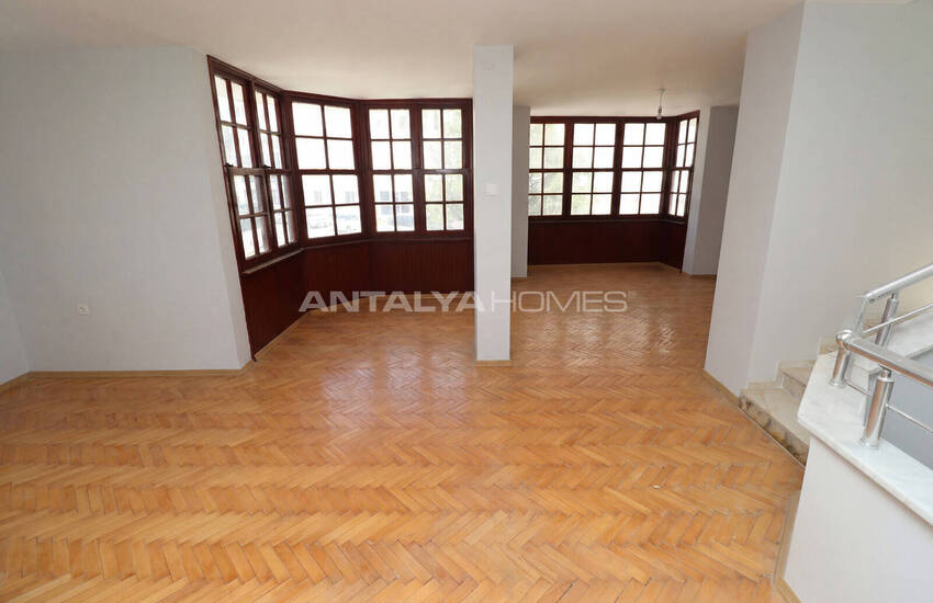 Villa with Garden and Shared Pool in Antalya Lara Örnekköy 8