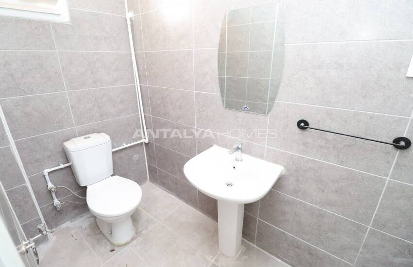 Antalya Lara Örnekköy’de Havuzlu Sitede Bahçeli Villa 21