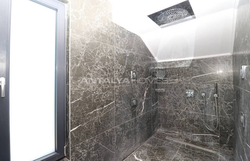 6-bedroom Villa with a Private Pool and Garden in Konyaalti 29