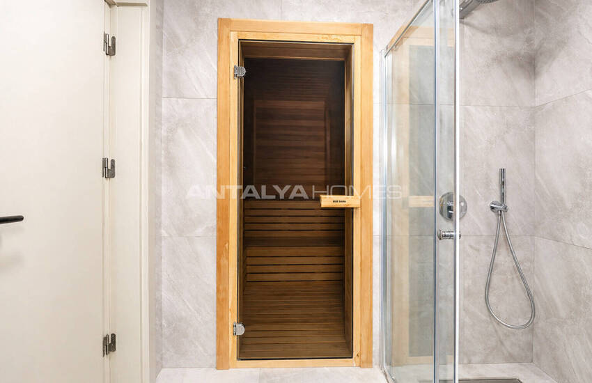 6-bedroom Villa with a Private Pool and Garden in Konyaalti 30