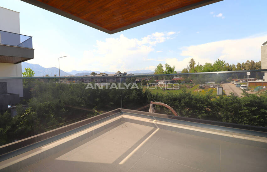 6-bedroom Villa with a Private Pool and Garden in Konyaalti 22