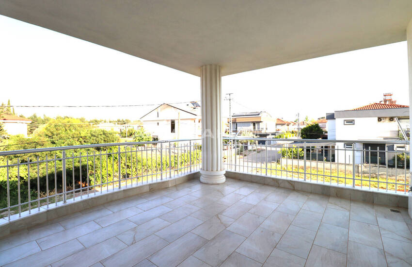 Antalya Döşemealtı'nda Özel Havuzlu Satılık 4+1 Villa 34