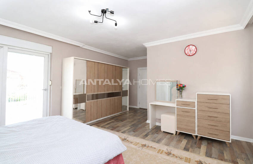 Antalya Döşemealtı'nda Özel Havuzlu Satılık 4+1 Villa 16