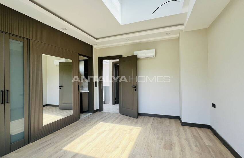 Detached Villa with Private Garden and Pool in Kemer Antalya 9