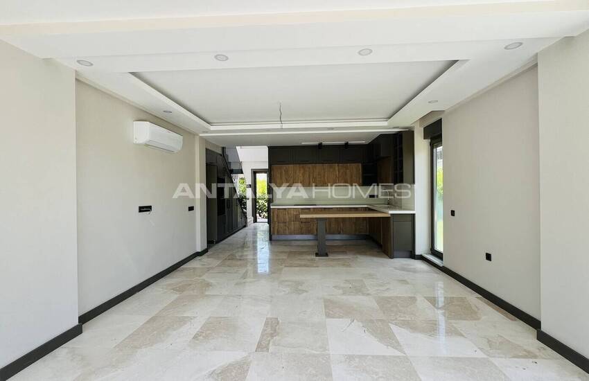 Detached Villa with Private Garden and Pool in Kemer Antalya 11
