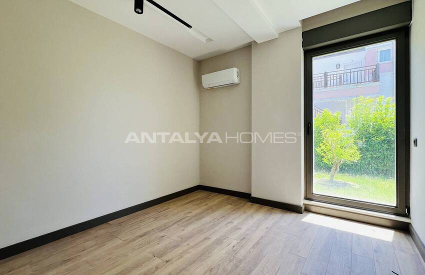 Detached Villa with Private Garden and Pool in Kemer Antalya 12