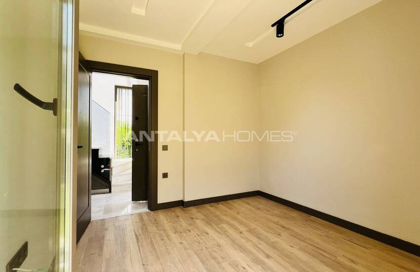 Detached Villa with Private Garden and Pool in Kemer Antalya 13