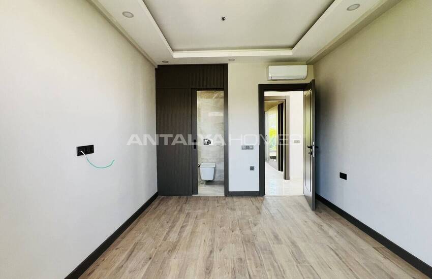 Detached Villa with Private Garden and Pool in Kemer Antalya 15