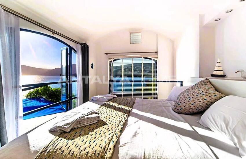 1-bedroom Seafront Villa with Private Pool in Kaş Kalkan 14