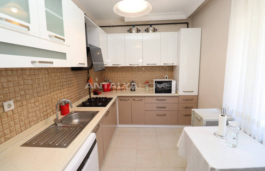 Apartment with Parking Near the Beach in Muratpaşa Antalya 9