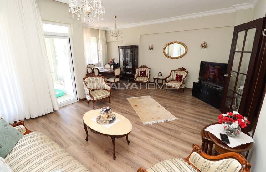 Apartment with Parking Near the Beach in Muratpaşa Antalya 5