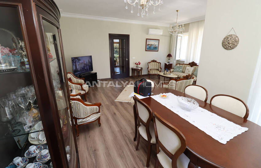 Apartment with Parking Near the Beach in Muratpaşa Antalya 6