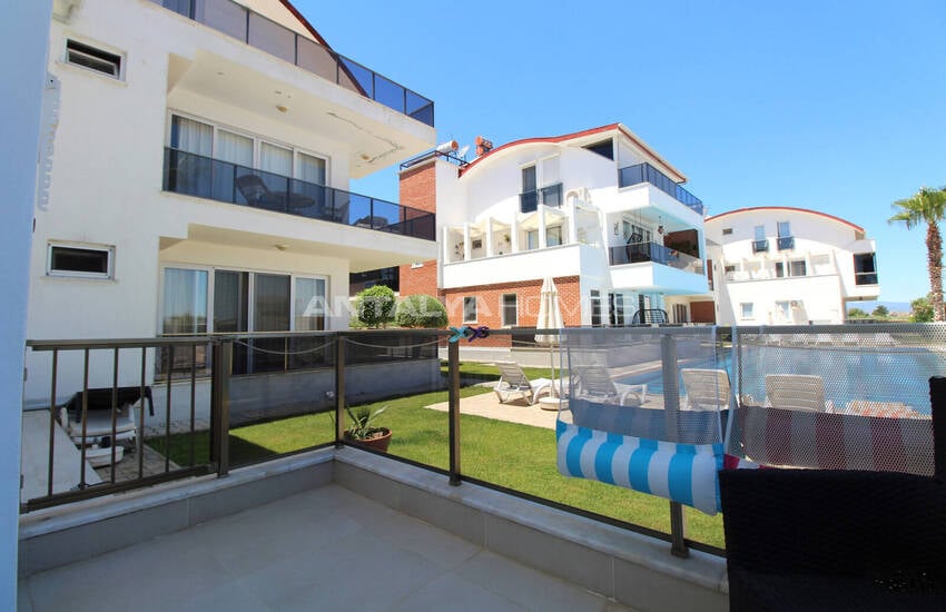 Ground-floor Apartment with Communal Pool in Antalya Serik 17