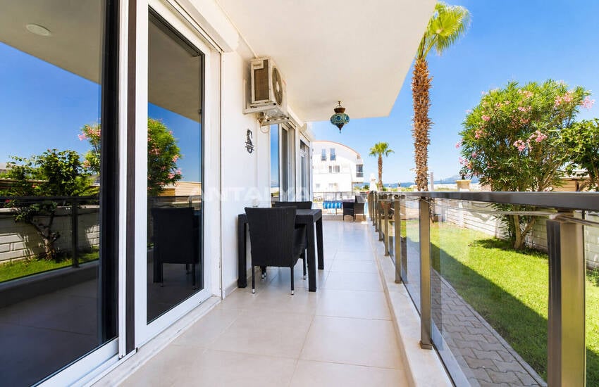 Ground-floor Apartment with Communal Pool in Antalya Serik 18