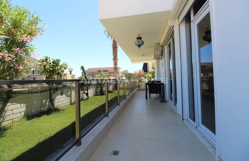 Ground-floor Apartment with Communal Pool in Antalya Serik 19