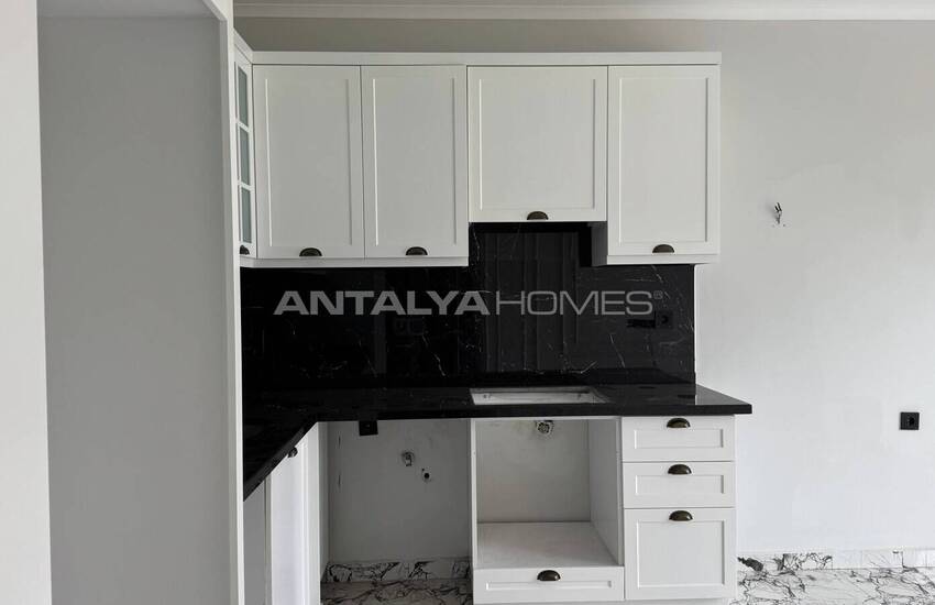Middle Floor Apartments in a Complex in Alanya 15