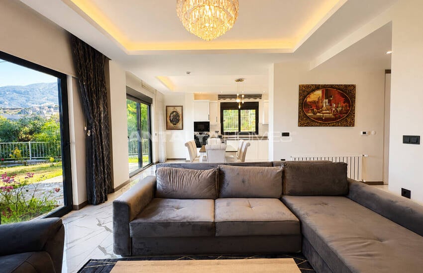 City-view Villa in Alanya Turkey with Spacious Layout 18