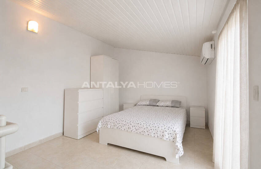 Charming Semi-detached Villa with Garden in Antalya Kadriye 19