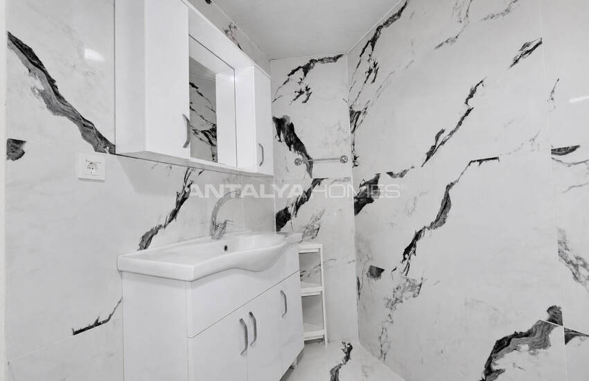 Charming Semi-detached Villa with Garden in Antalya Kadriye 27
