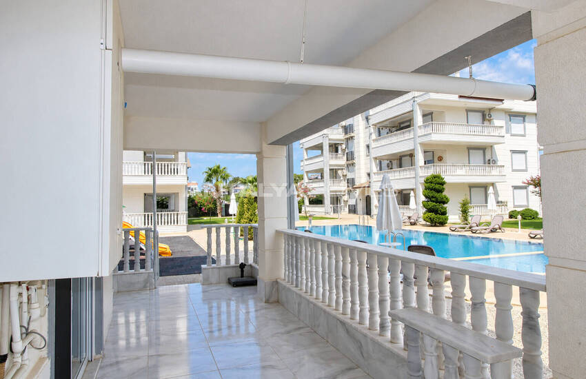 Antalya Kadriye'de Ortak Havuzlu Bahçe Katı Daire 33