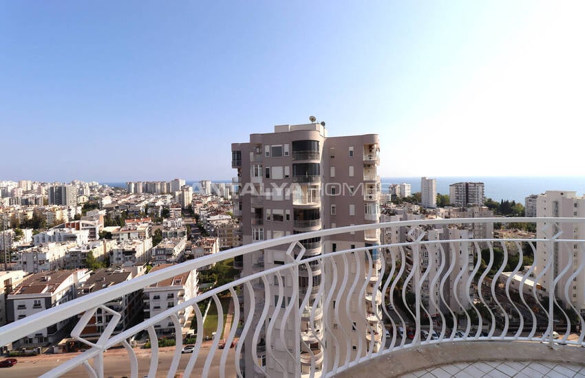 Apartment Within Walking Distance of the Sea in Antalya Muratpasa 25