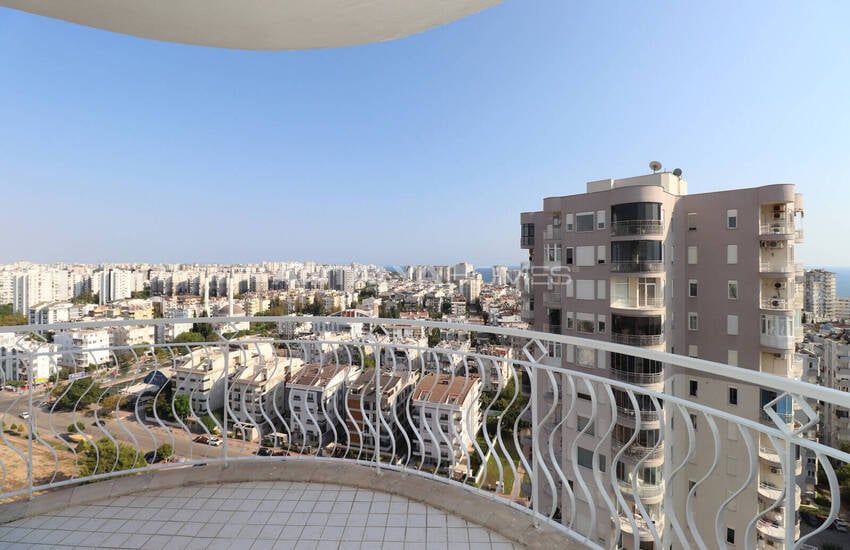 Apartment Within Walking Distance of the Sea in Antalya Muratpasa 26