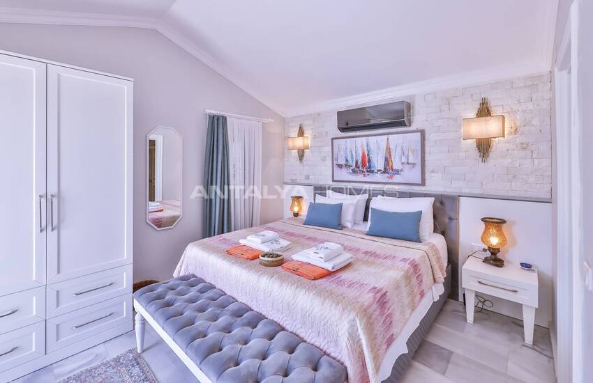 Antalya Kalkan'da Deniz Manzaralı 5 Yatak Odalı Müstakil Villa 6