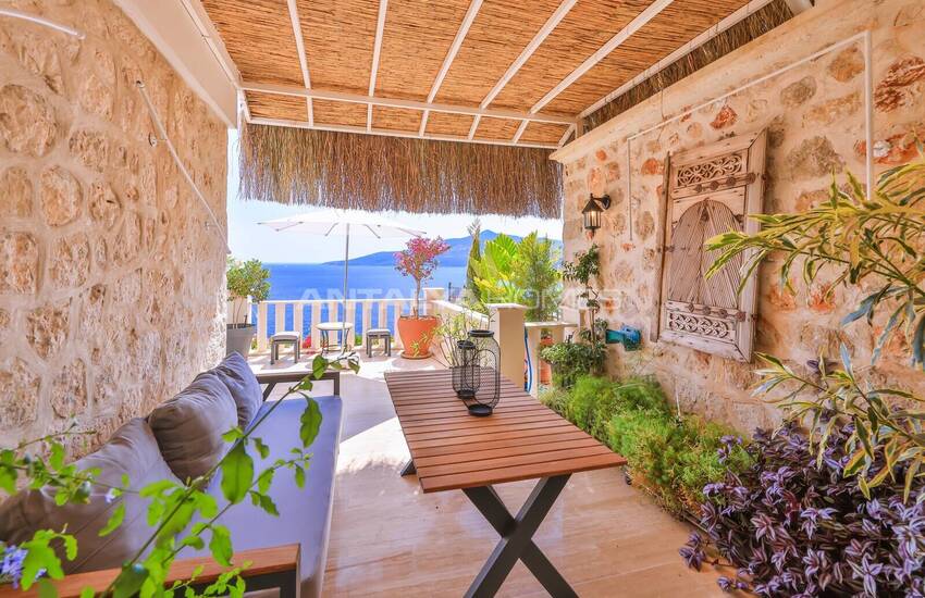 Antalya Kalkan'da Deniz Manzaralı 5 Yatak Odalı Müstakil Villa 21