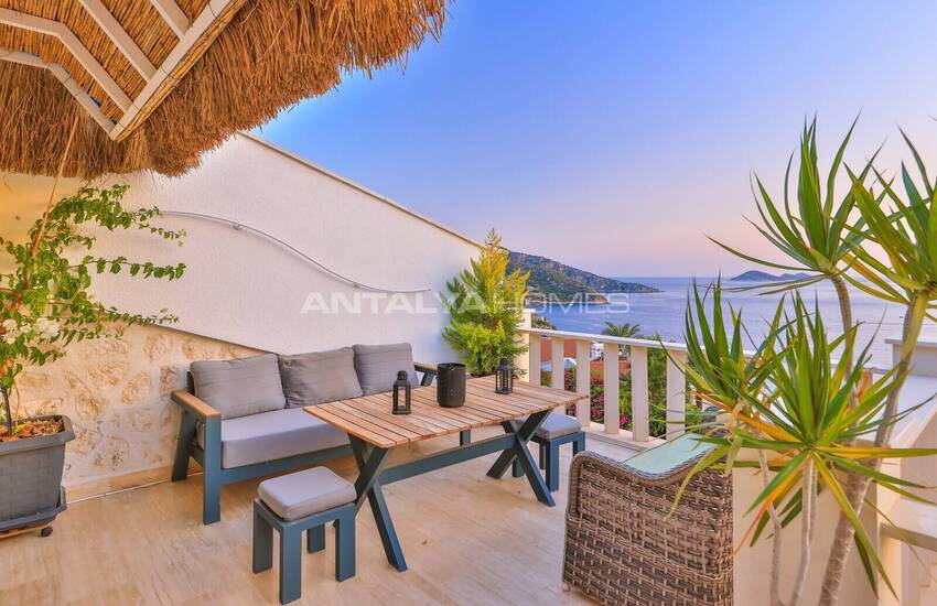 Antalya Kalkan'da Deniz Manzaralı 5 Yatak Odalı Müstakil Villa 20