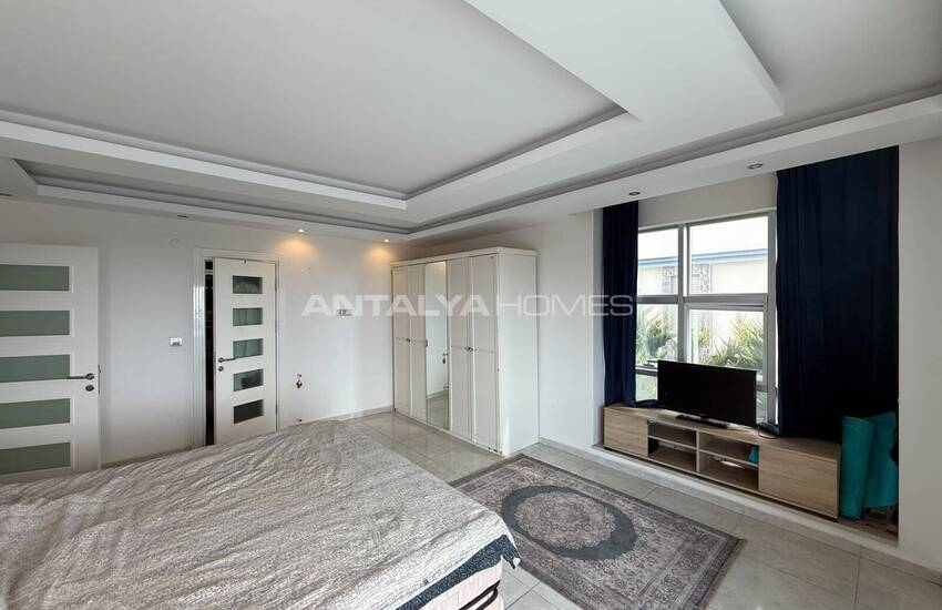 Alanya’da Özel Havuzlu ve Deniz Manzaralı Satılık Müstakil Ev 20