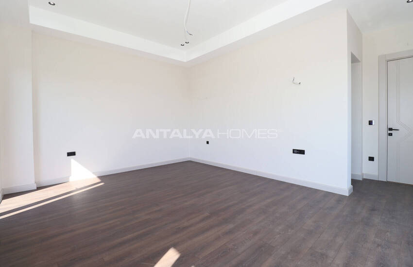 Detached Villa with a Private Pool in Antalya Dosemealti 31