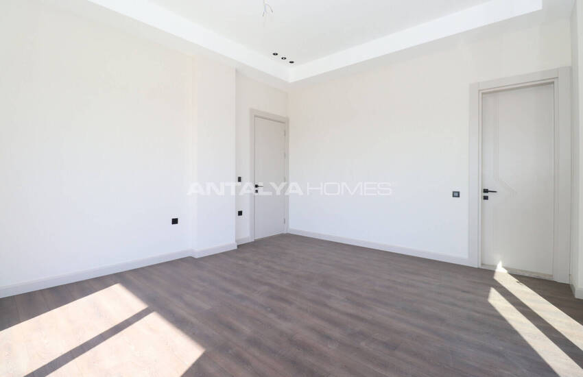 Detached Villa with a Private Pool in Antalya Dosemealti 33